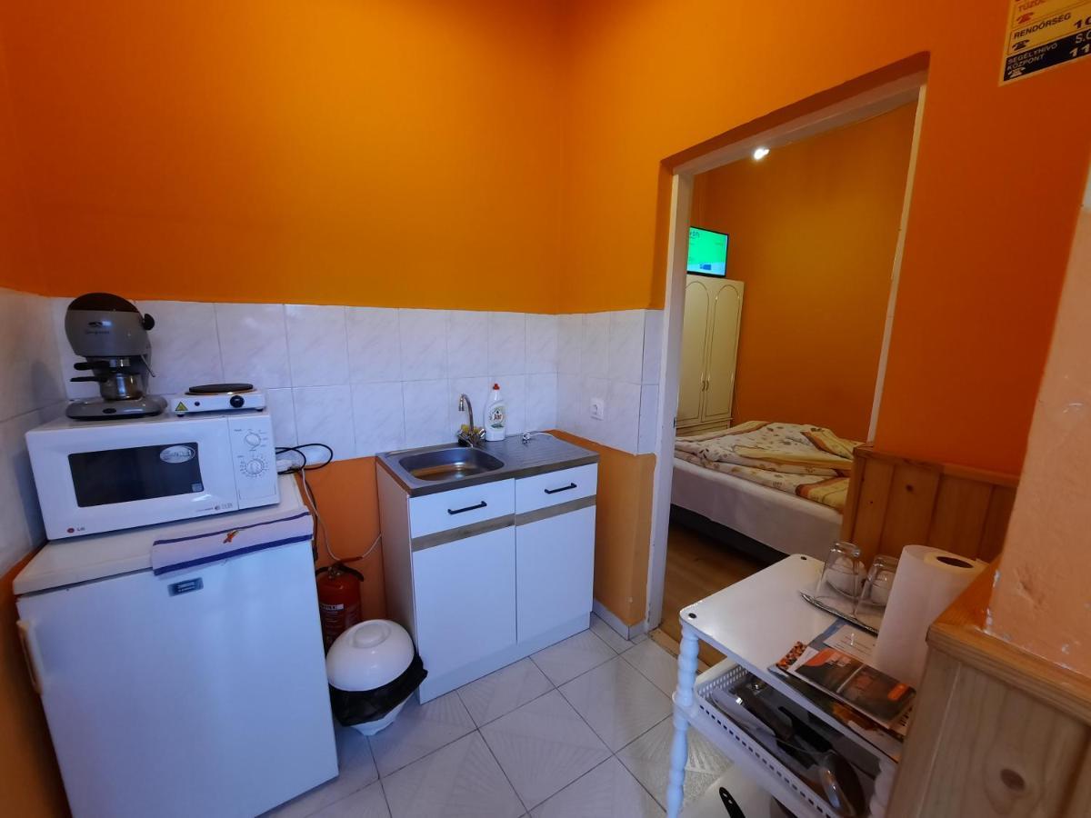 גיולה Gloria Apartman מראה חיצוני תמונה
