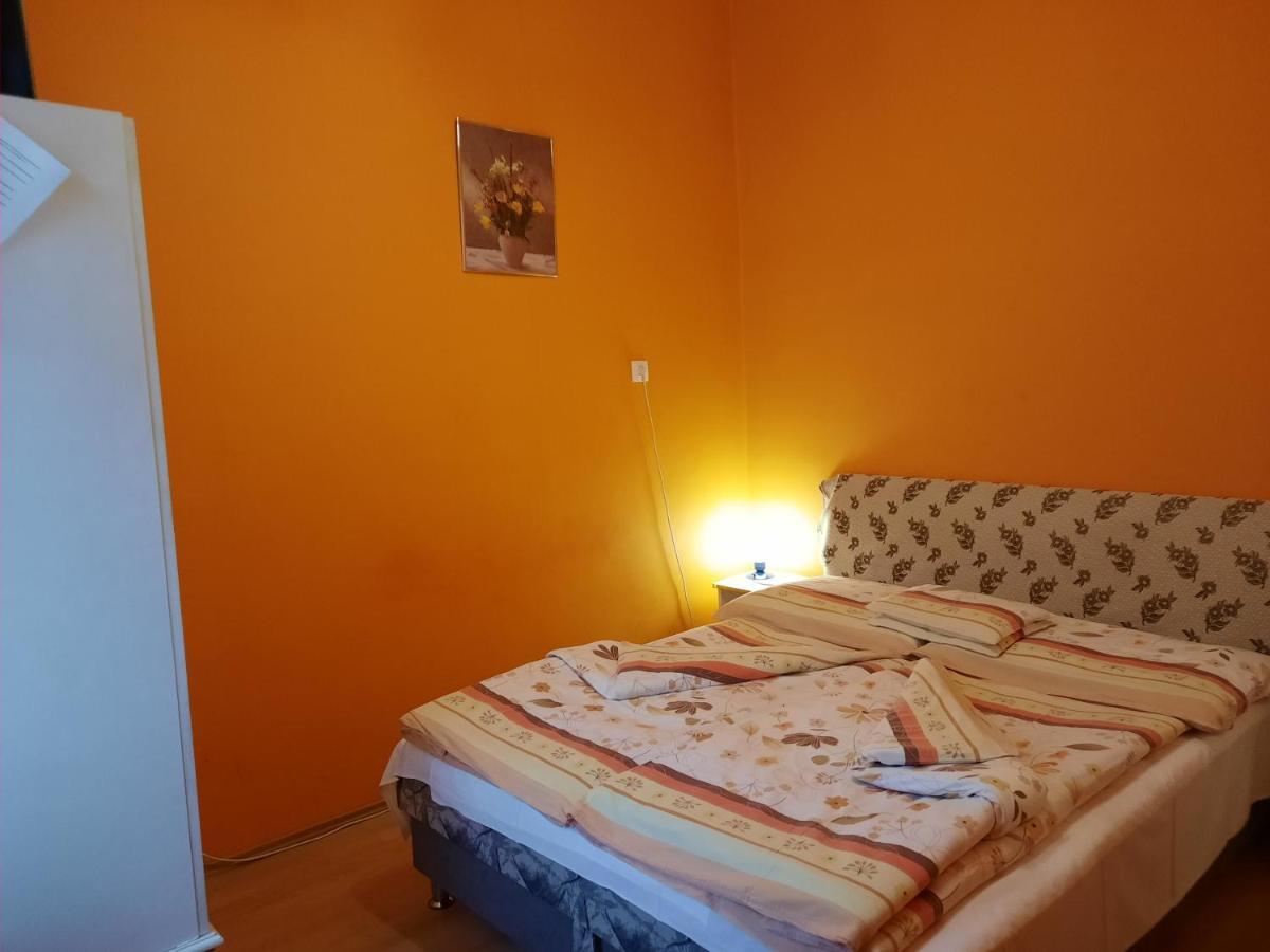 גיולה Gloria Apartman מראה חיצוני תמונה