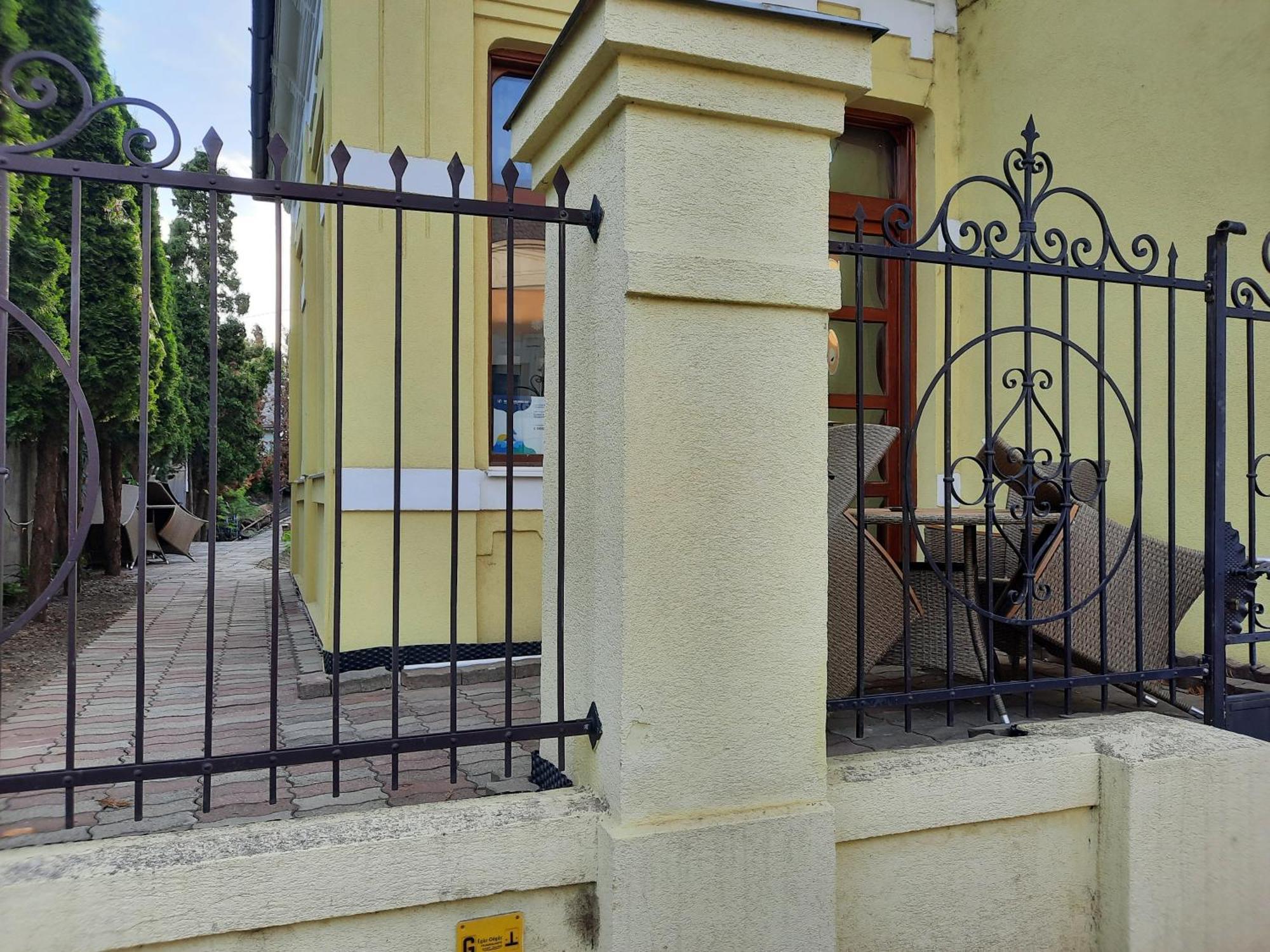 גיולה Gloria Apartman מראה חיצוני תמונה