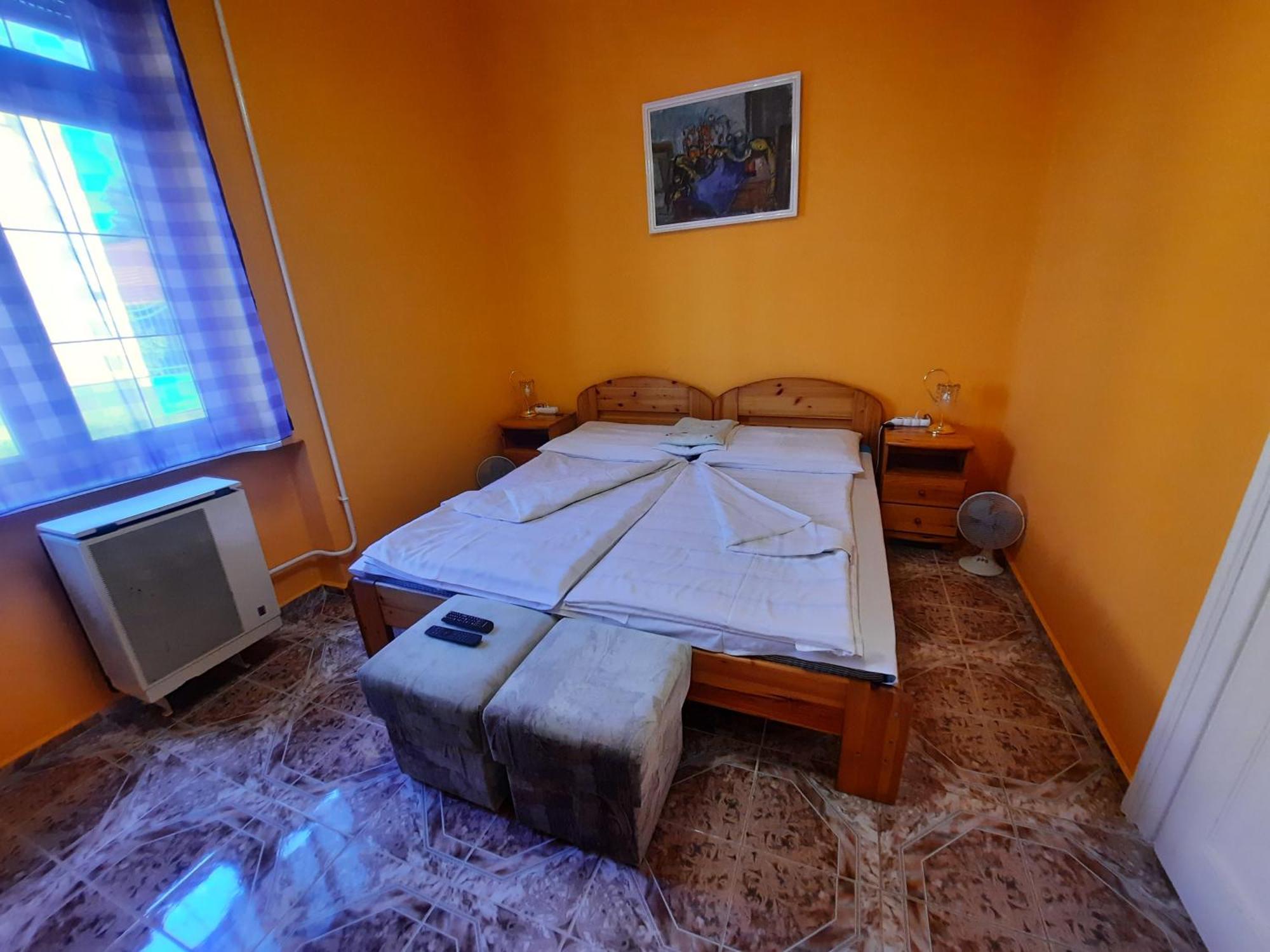גיולה Gloria Apartman מראה חיצוני תמונה