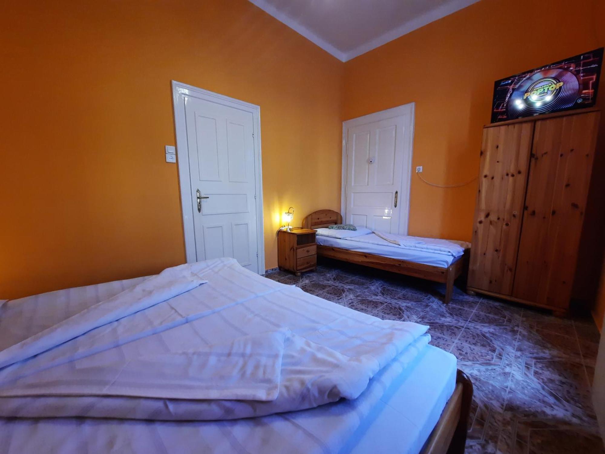 גיולה Gloria Apartman מראה חיצוני תמונה